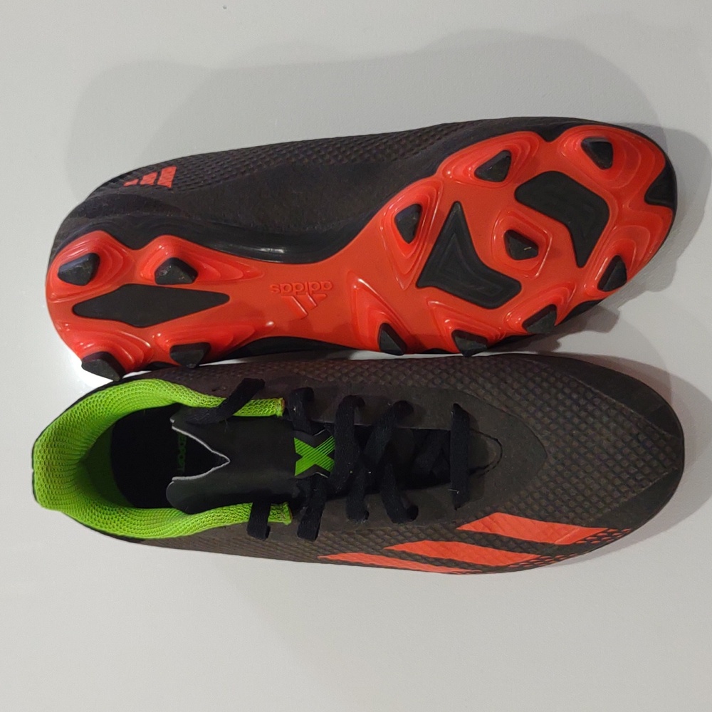 Adidas Boys/Adult Black, Neon Speedportal 4 Soccer Cleats Athletic Shoe Size 4.5